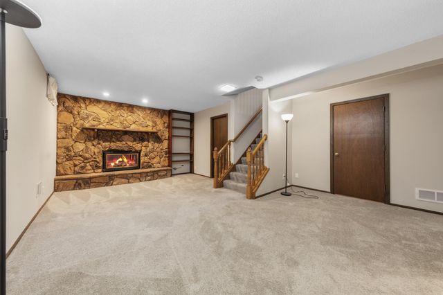 3404 Red Oak Circle N, Burnsville, MN 55337