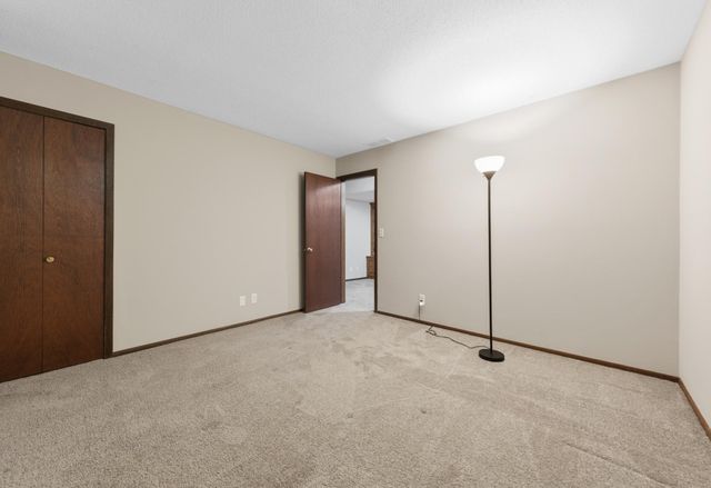 3404 Red Oak Circle N, Burnsville, MN 55337