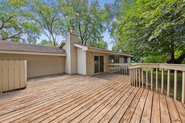 3404 Red Oak Circle N, Burnsville, MN 55337