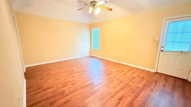 1180 WILLIAMSBURG DR, Atoka, TN 38004