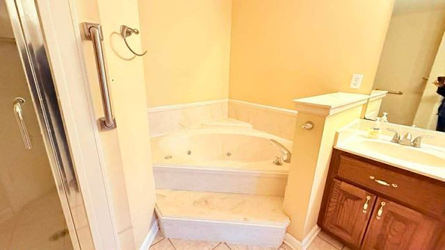 1180 WILLIAMSBURG DR, Atoka, TN 38004