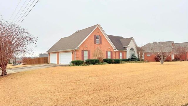 1180 WILLIAMSBURG DR, Atoka, TN 38004
