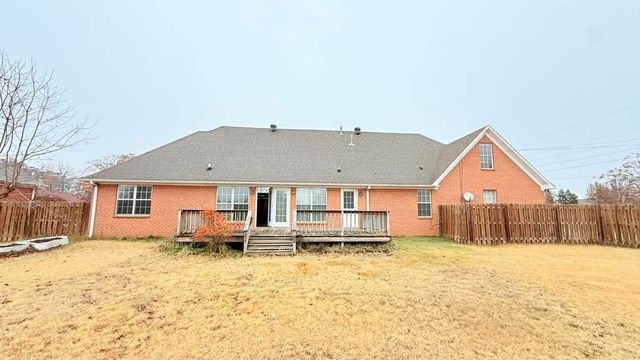 1180 WILLIAMSBURG DR, Atoka, TN 38004