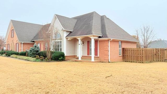1180 WILLIAMSBURG DR, Atoka, TN 38004