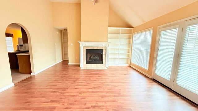 1180 WILLIAMSBURG DR, Atoka, TN 38004