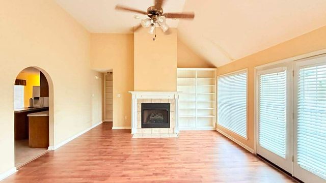 1180 WILLIAMSBURG DR, Atoka, TN 38004