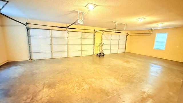 1180 WILLIAMSBURG DR, Atoka, TN 38004