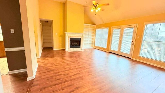 1180 WILLIAMSBURG DR, Atoka, TN 38004