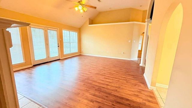 1180 WILLIAMSBURG DR, Atoka, TN 38004