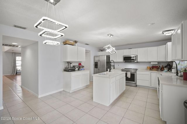 2771 Snapdragon Drive NW, Palm Bay, FL 32907