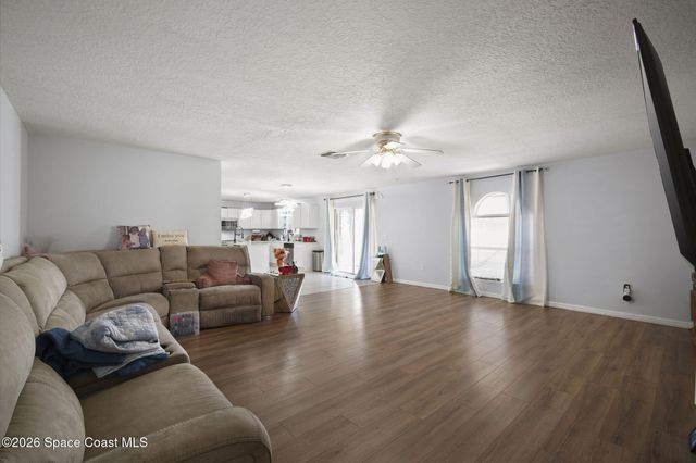 2771 Snapdragon Drive NW, Palm Bay, FL 32907