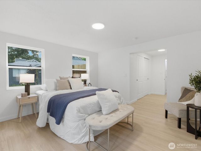 23208 54th Ave W, Mountlake Terrace, WA 98043