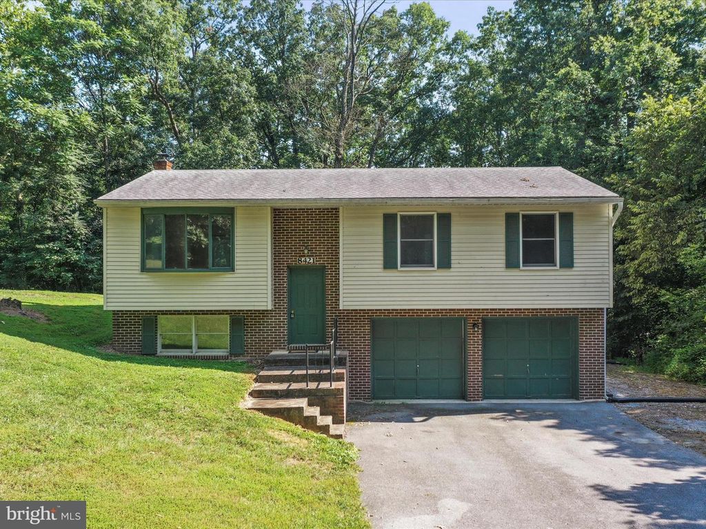 8421 WINDING WAY, Williamsport, MD 21795