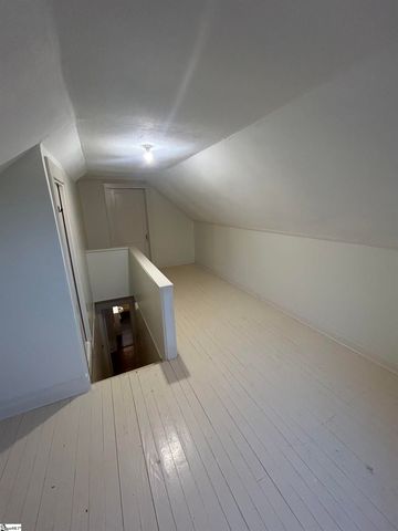 9 E Mountain View Avenue, Greenville, SC 29609