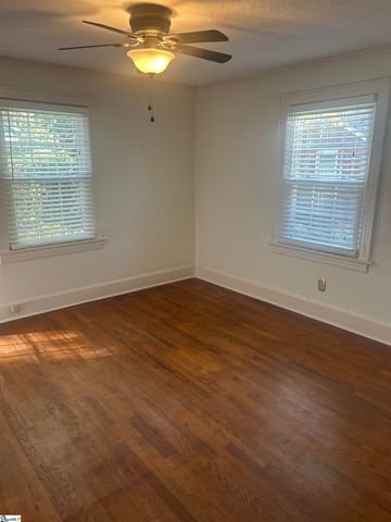 9 E Mountain View Avenue, Greenville, SC 29609