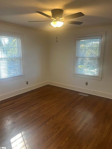 9 E Mountain View Avenue, Greenville, SC 29609