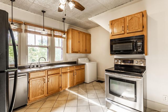 702 W 7th Street, Bloomington, IN 47404