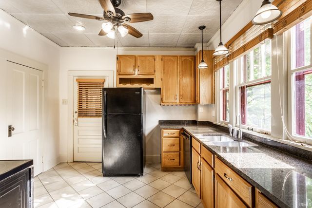 702 W 7th Street, Bloomington, IN 47404