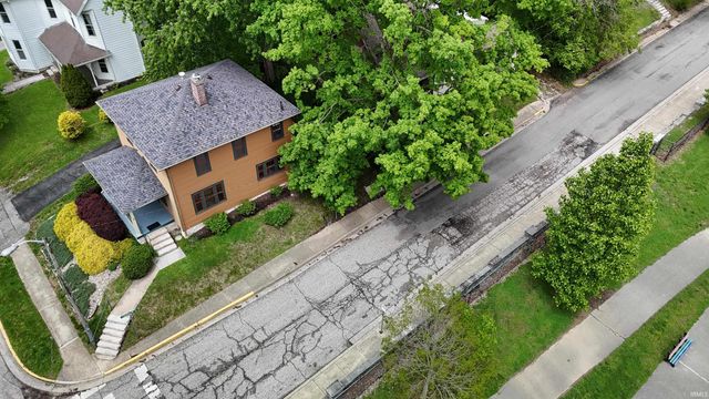702 W 7th Street, Bloomington, IN 47404