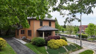 702 W 7th Street, Bloomington, IN 47404