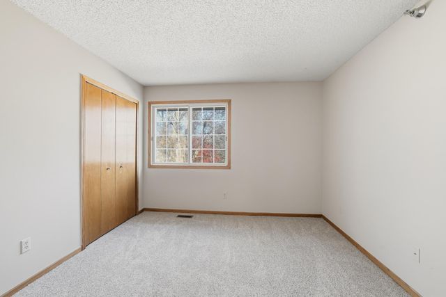 2578 Bedford Court 15, Mendota Heights, MN 55120