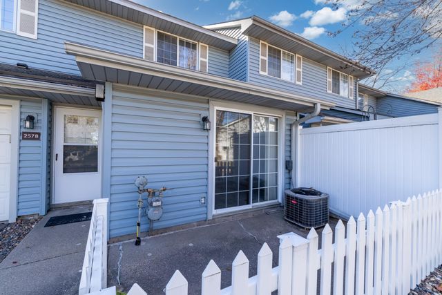 2578 Bedford Court 15, Mendota Heights, MN 55120