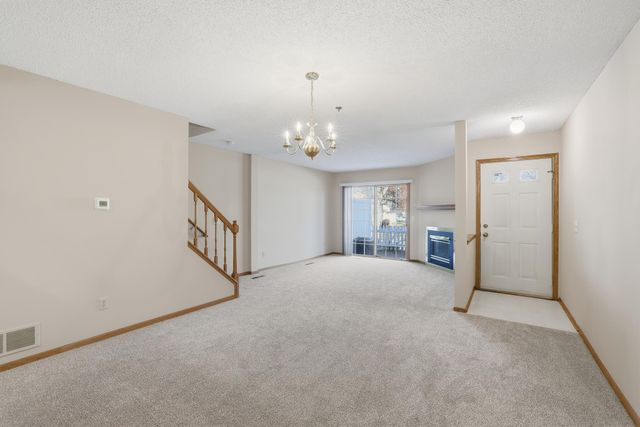 2578 Bedford Court 15, Mendota Heights, MN 55120