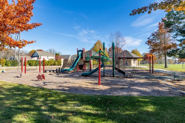 2578 Bedford Court 15, Mendota Heights, MN 55120