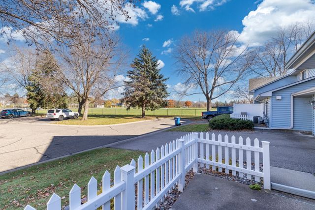 2578 Bedford Court 15, Mendota Heights, MN 55120