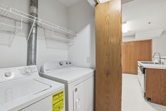 2578 Bedford Court 15, Mendota Heights, MN 55120