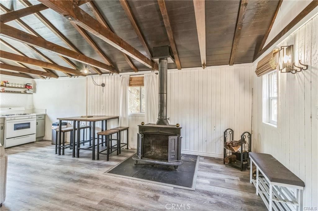 Image 15 of property listing at 33401 Bluebird Drive, Green Valley Lake, CA 92341