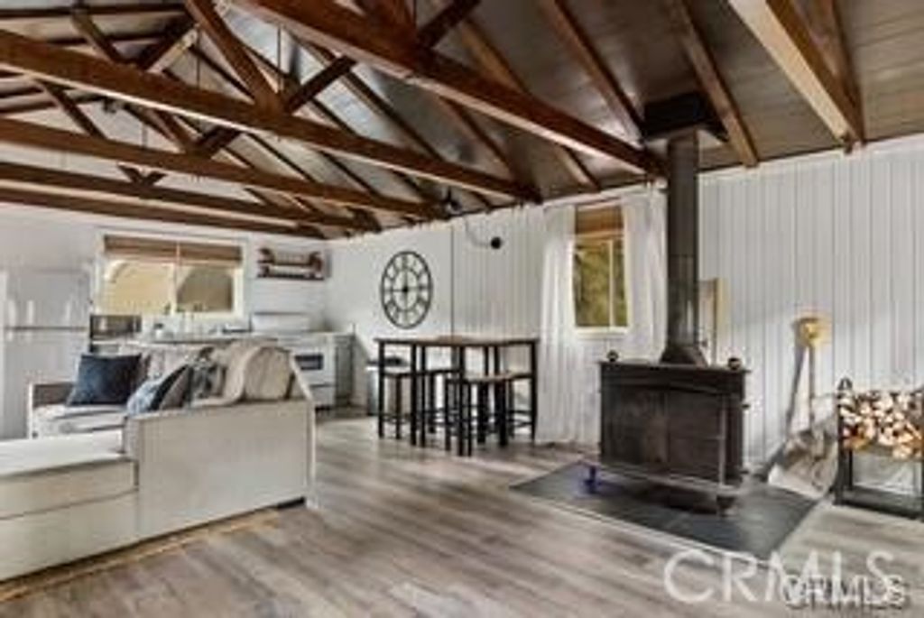 Image 5 of property listing at 33401 Bluebird Drive, Green Valley Lake, CA 92341