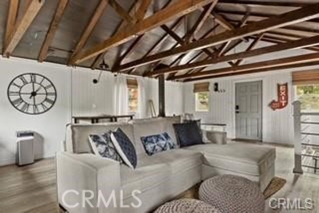 Image 6 of property listing at 33401 Bluebird Drive, Green Valley Lake, CA 92341