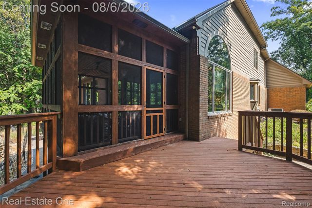 7798 Fieldstone Ridge, Independence Charter Township, MI 48348