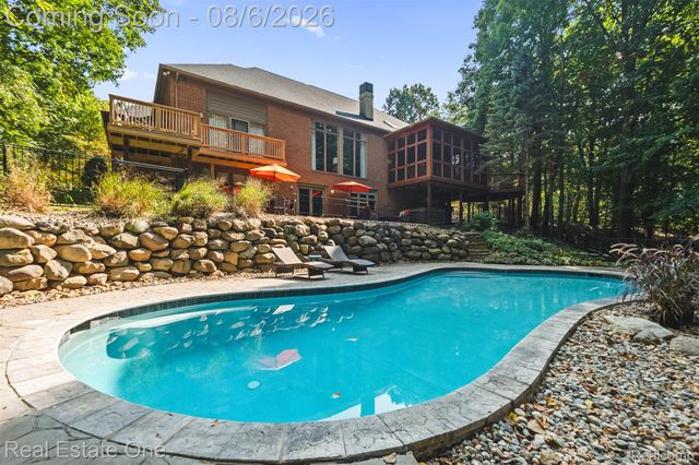 7798 Fieldstone Ridge, Independence Charter Township, MI 48348