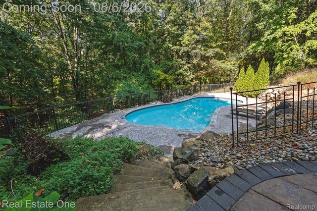 7798 Fieldstone Ridge, Independence Charter Township, MI 48348
