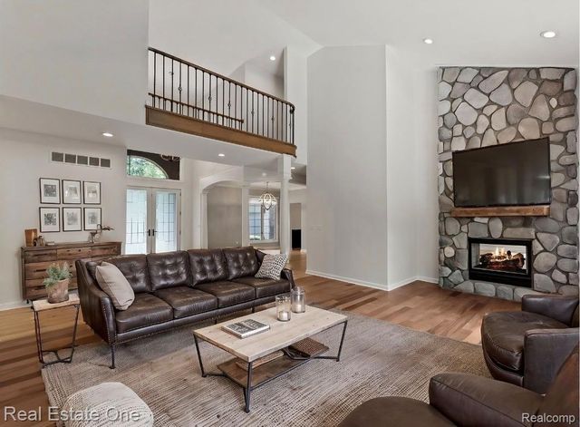 7798 Fieldstone Ridge, Independence Charter Township, MI 48348