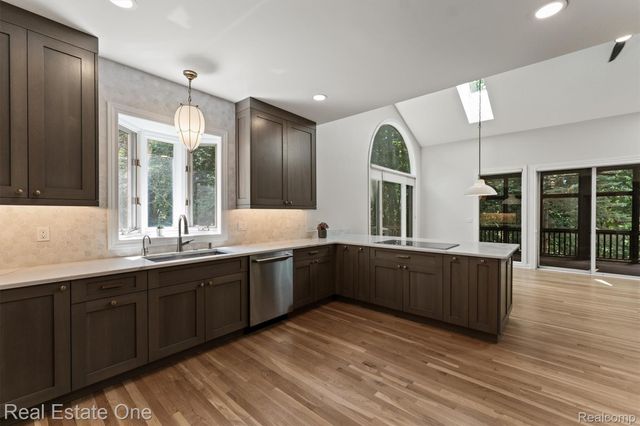 7798 Fieldstone Ridge, Independence Charter Township, MI 48348