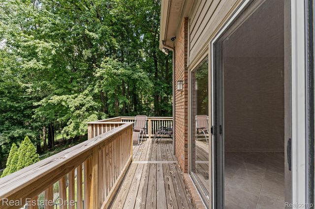 7798 Fieldstone Ridge, Independence Charter Township, MI 48348