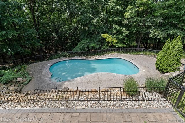 7798 Fieldstone Ridge, Independence Charter Township, MI 48348