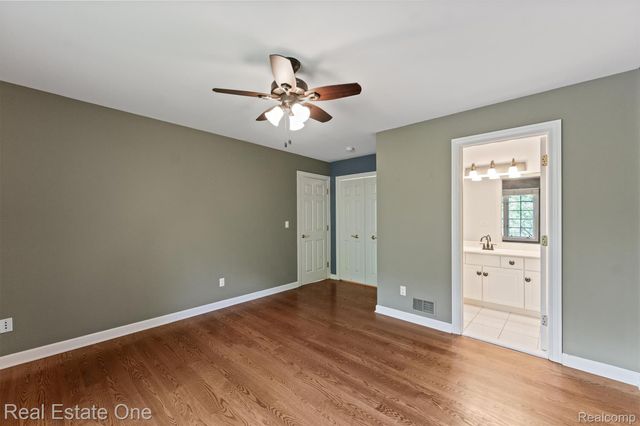 7798 Fieldstone Ridge, Independence Charter Township, MI 48348