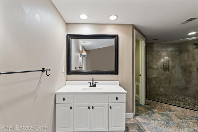 7798 Fieldstone Ridge, Independence Charter Township, MI 48348
