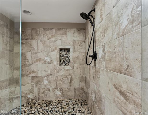 7798 Fieldstone Ridge, Independence Charter Township, MI 48348