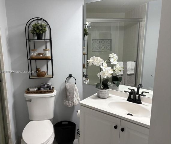 20185 E Country Club Dr 405, Aventura, FL 33180