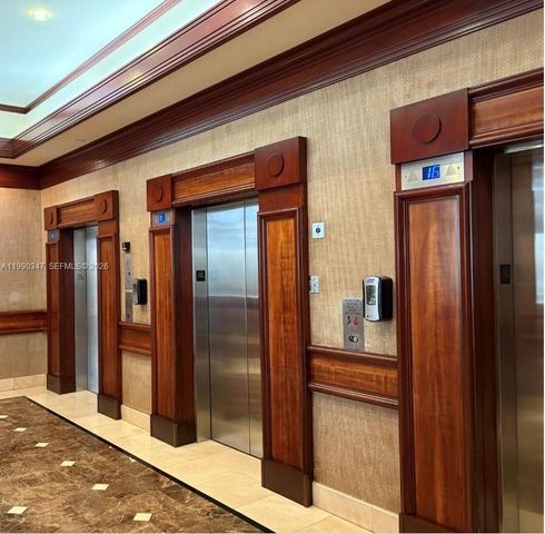 20185 E Country Club Dr 405, Aventura, FL 33180