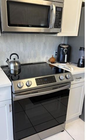 20185 E Country Club Dr 405, Aventura, FL 33180