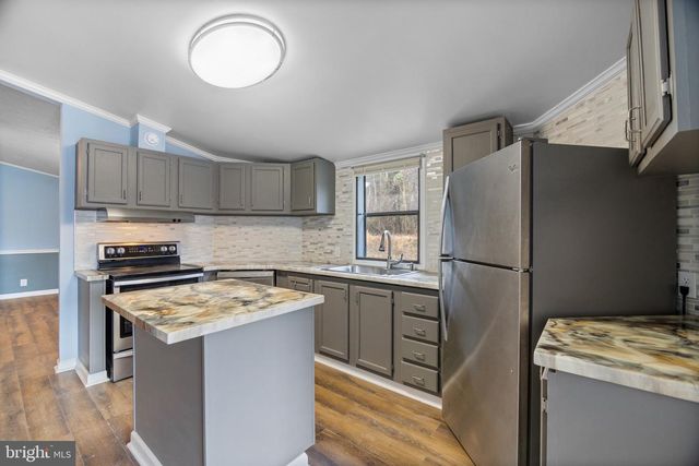 92 PAULS PL, Falling Waters, WV 25419