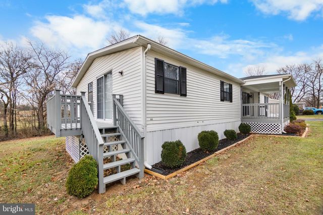 92 PAULS PL, Falling Waters, WV 25419