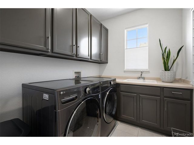 9073 E 29th Pl, Denver, CO 80238