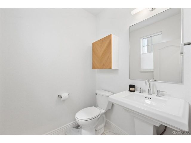 9073 E 29th Pl, Denver, CO 80238